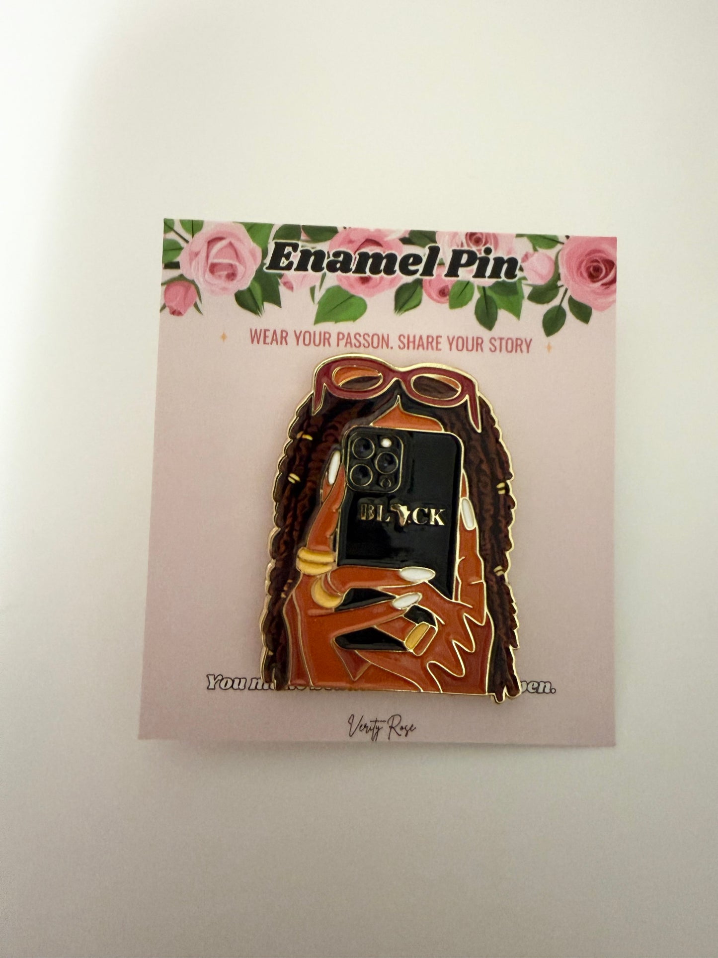 (RTS) Golden Selfie Enamel Pin