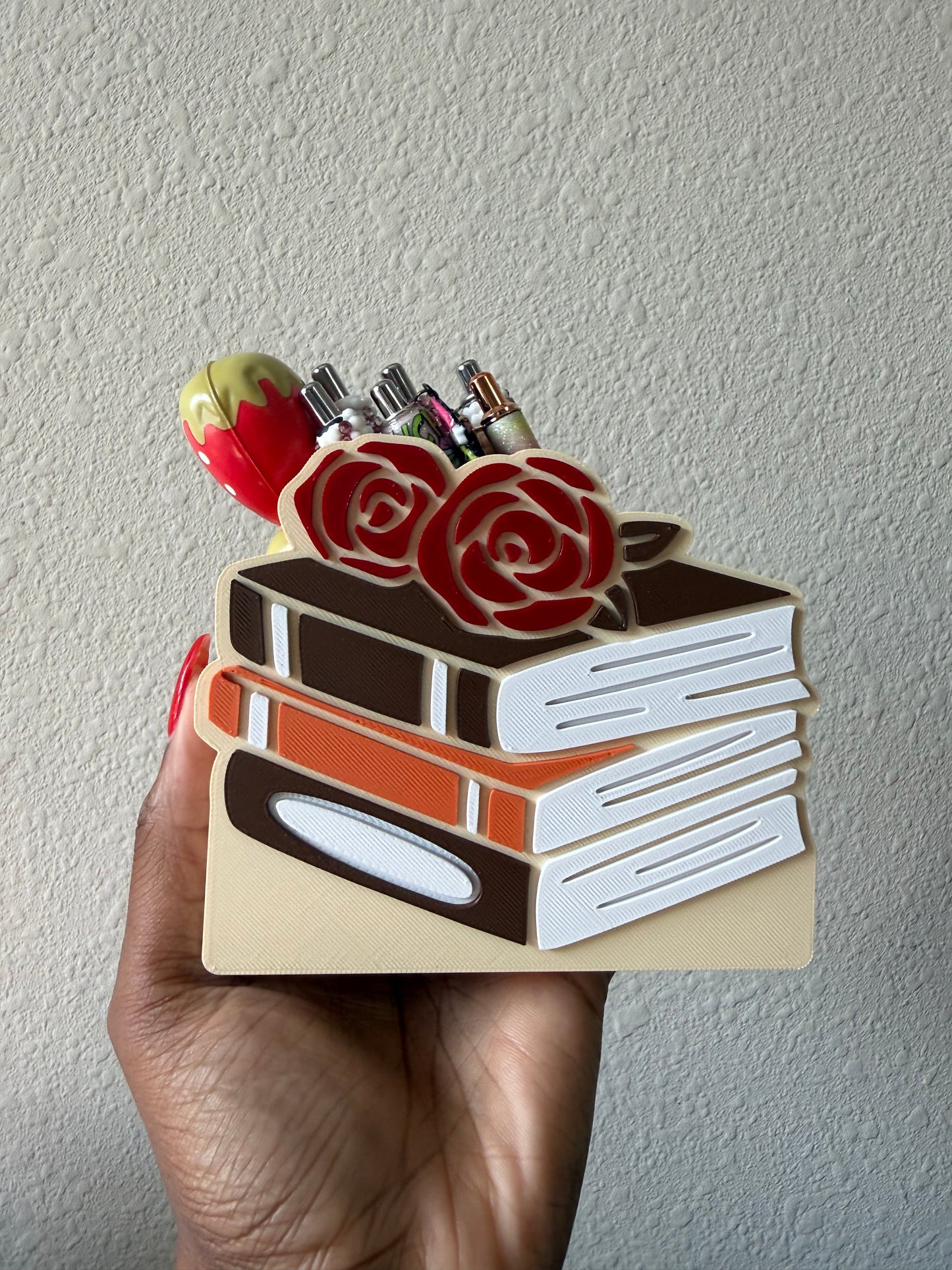 (RTS) Books & Roses Pen Holder