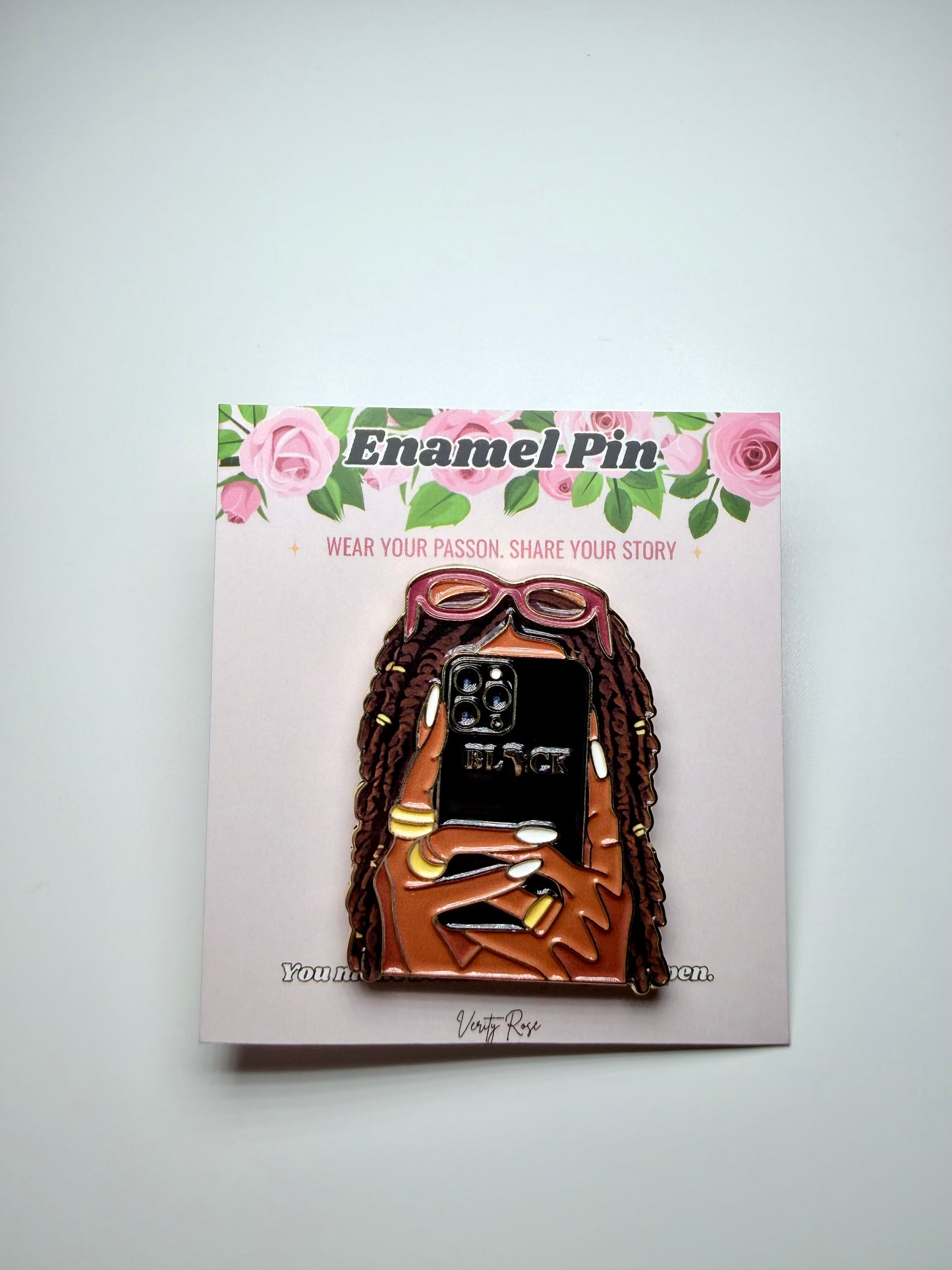 (RTS) Golden Selfie Enamel Pin