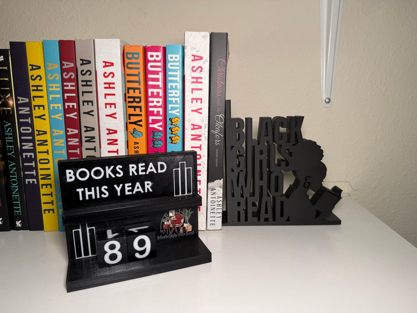 Black Girls Who Read Bookend